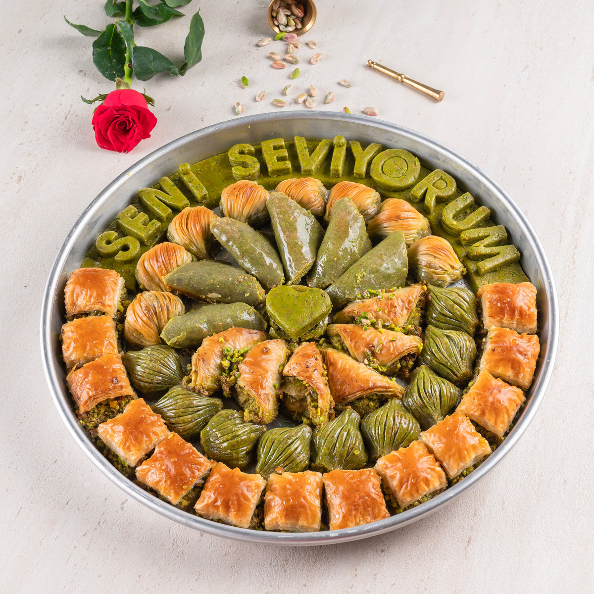 Bir Tepsi Sevgi